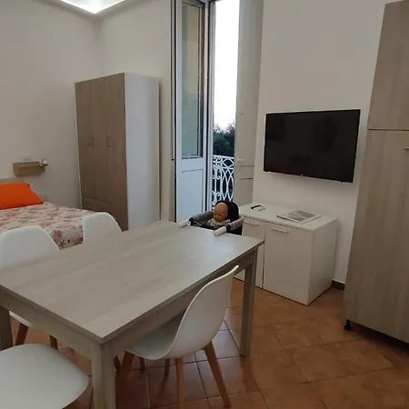 Villino Campagna بيت ضيافة ميتا